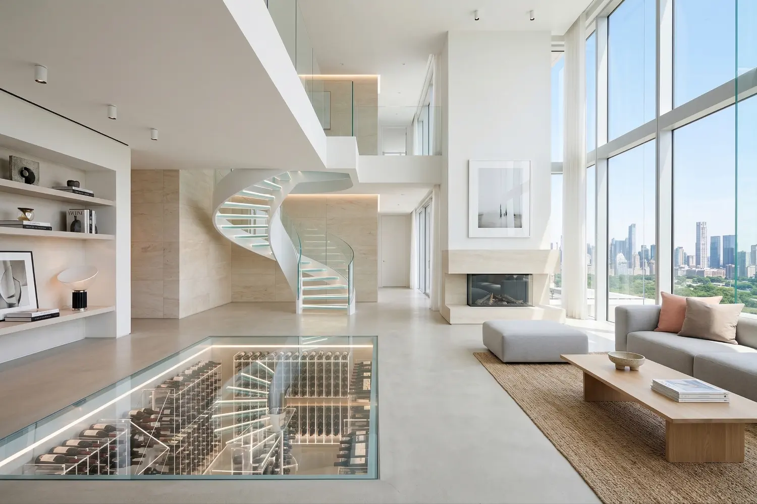 Exklusive Wendeltreppe aus Glas und beleuchteter Glasboden mit Blick in den Weinkeller.